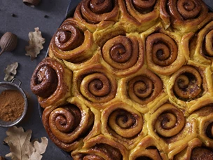 cinnamon rolls de abobora e 5 especiarias